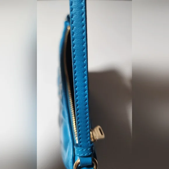 Miu Miu Pochette. Super puffy. - Picture 11 of 16